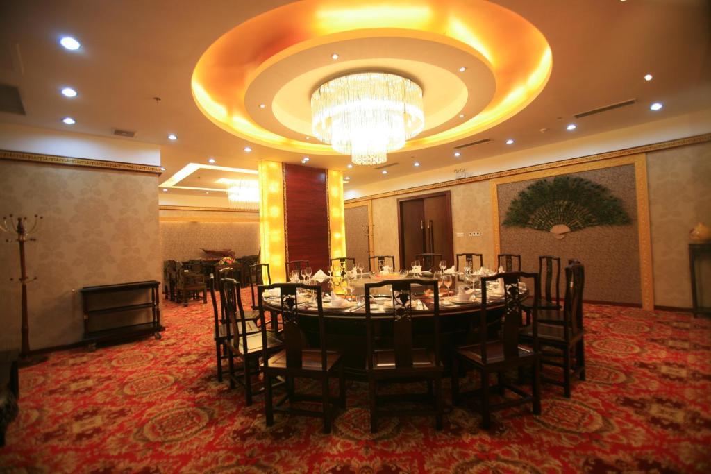 Luoyang Grand Hotel Ресторан фото