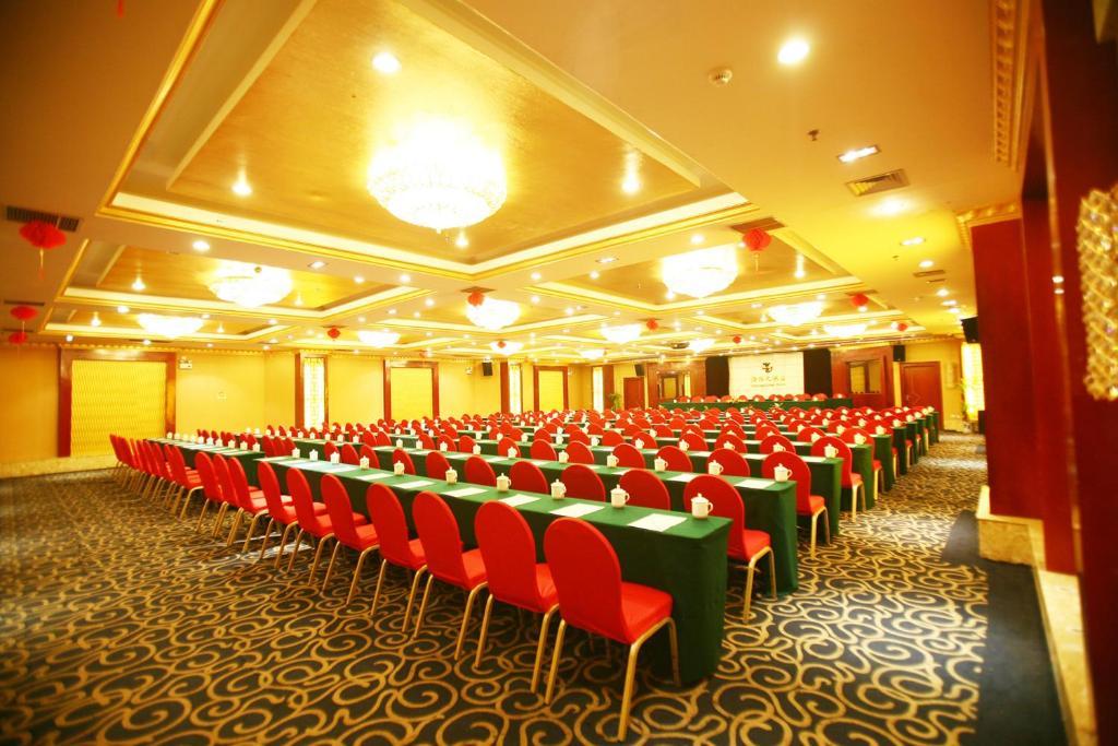Luoyang Grand Hotel Бизнес фото