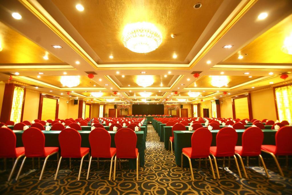 Luoyang Grand Hotel Бизнес фото